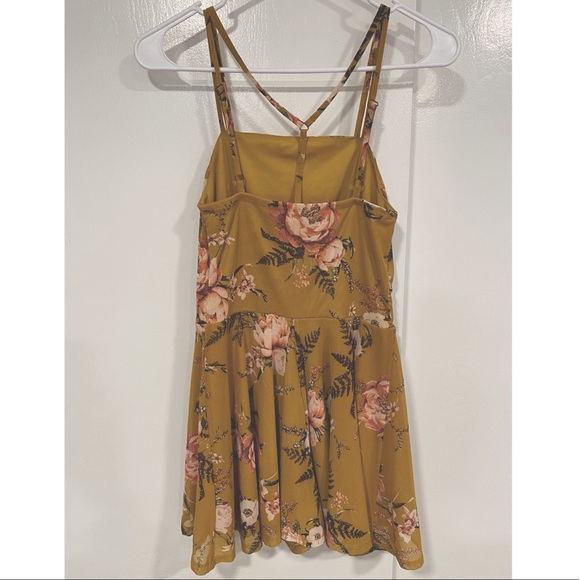 Floral romper - Picture 3 of 3